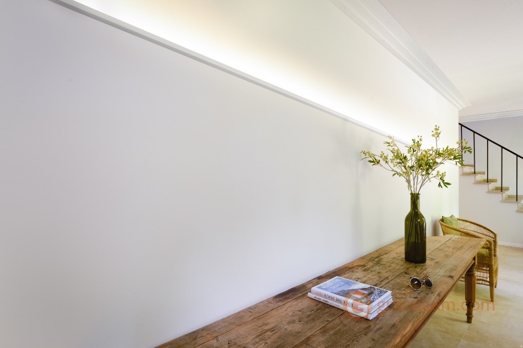 Карниз для скрытого освещения Orac decor CX189