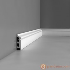 Напольный плинтус с гладким профилем Orac Decor SX122